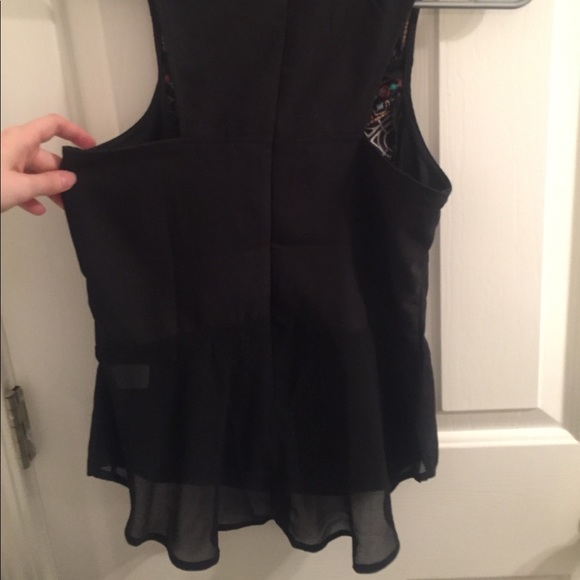 Black tribal patterned tank with mesh lower back - Picture 3 of 4